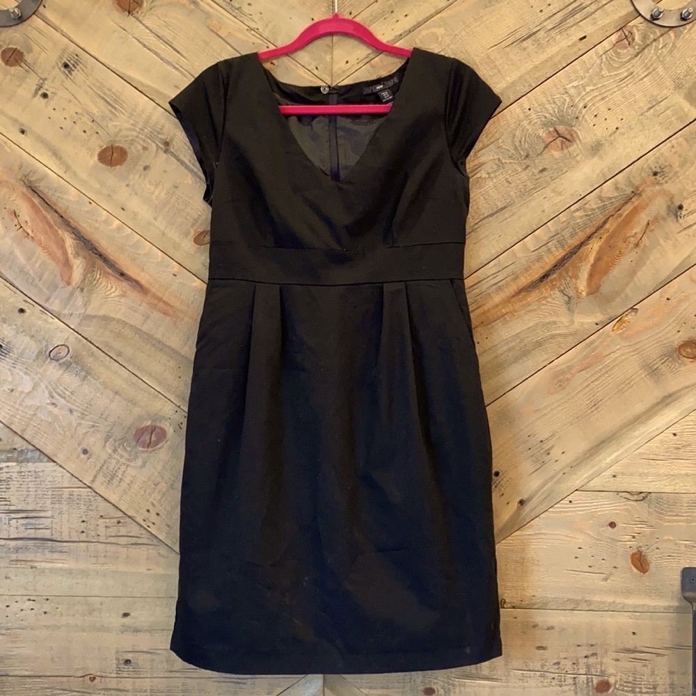 H&M Dress size 10 - POCKETS!